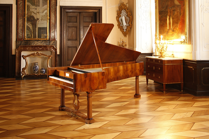 Фото PAUL McNULTY CC - F4 AFTER GRAF OP. 318, 1819